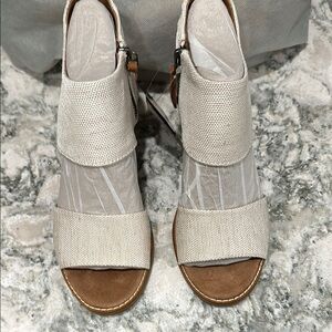 Women's Tom’s Majorca Sandals Size 7 NWT